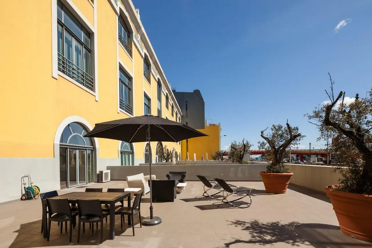 Appartamento Modern Loft With Sunny 130Sqm Terrace! Hotel Lisbona